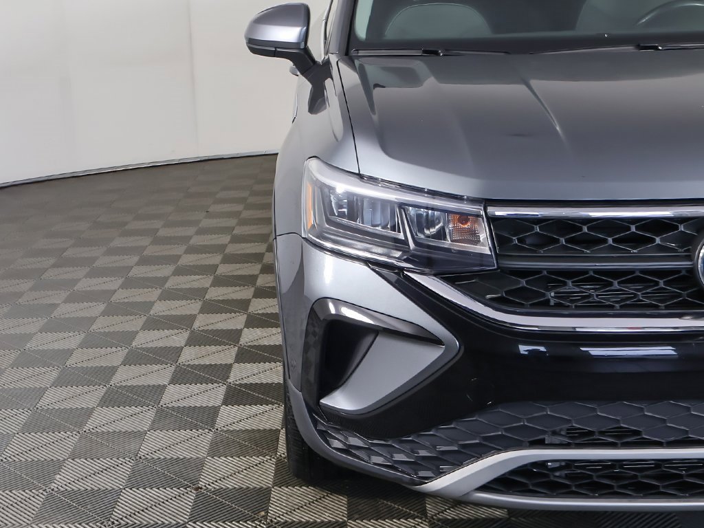 Used 2022 Volkswagen Taos SE image 12