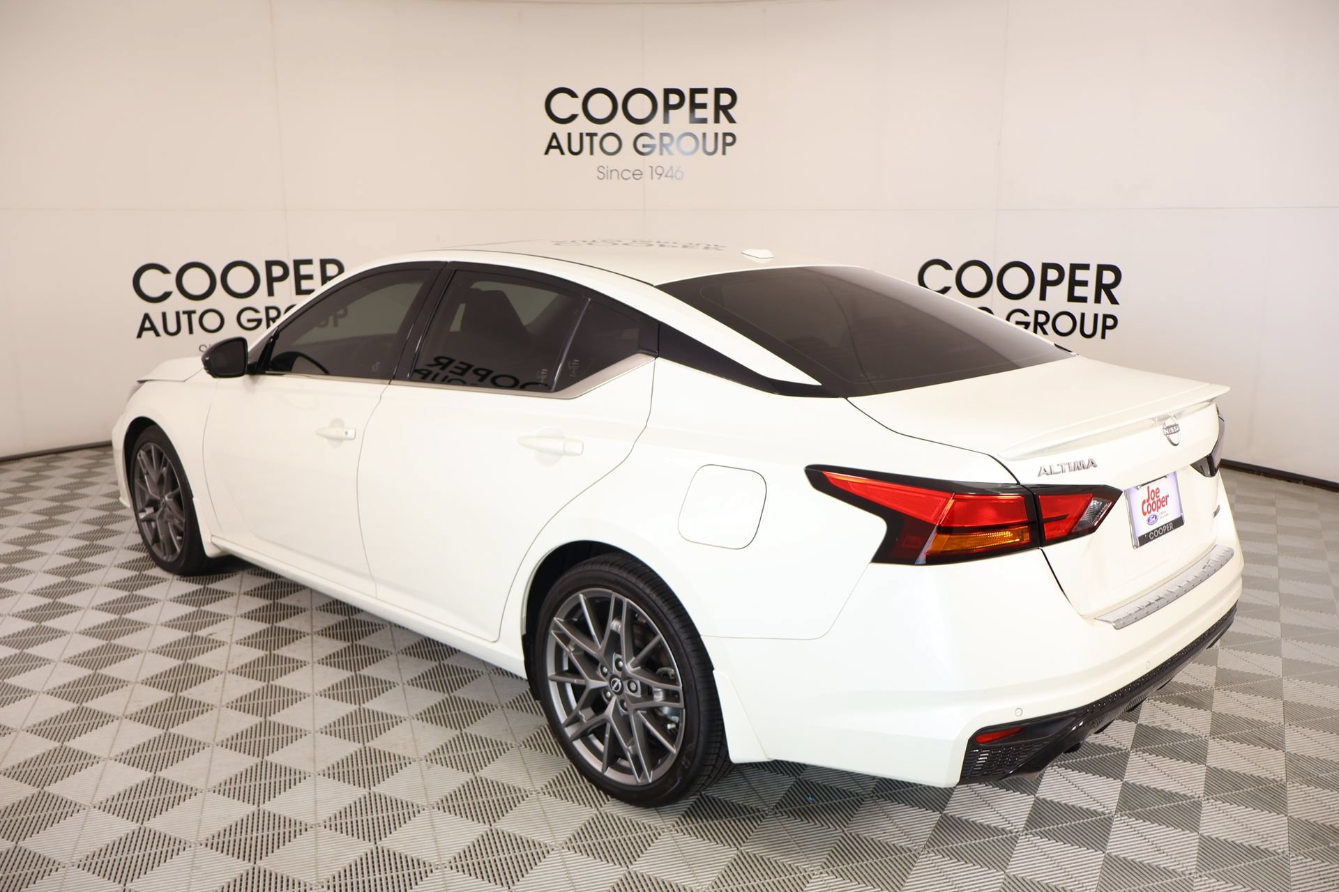Used 2023 Nissan Altima 2.0 SR FWD image 23