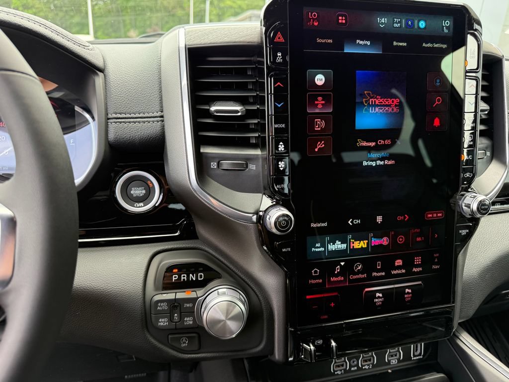 New 2026 RAM 1500 Laramie AWD/4WD image 18