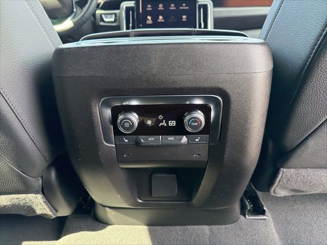 Used 2025 GMC Yukon Denali image 16