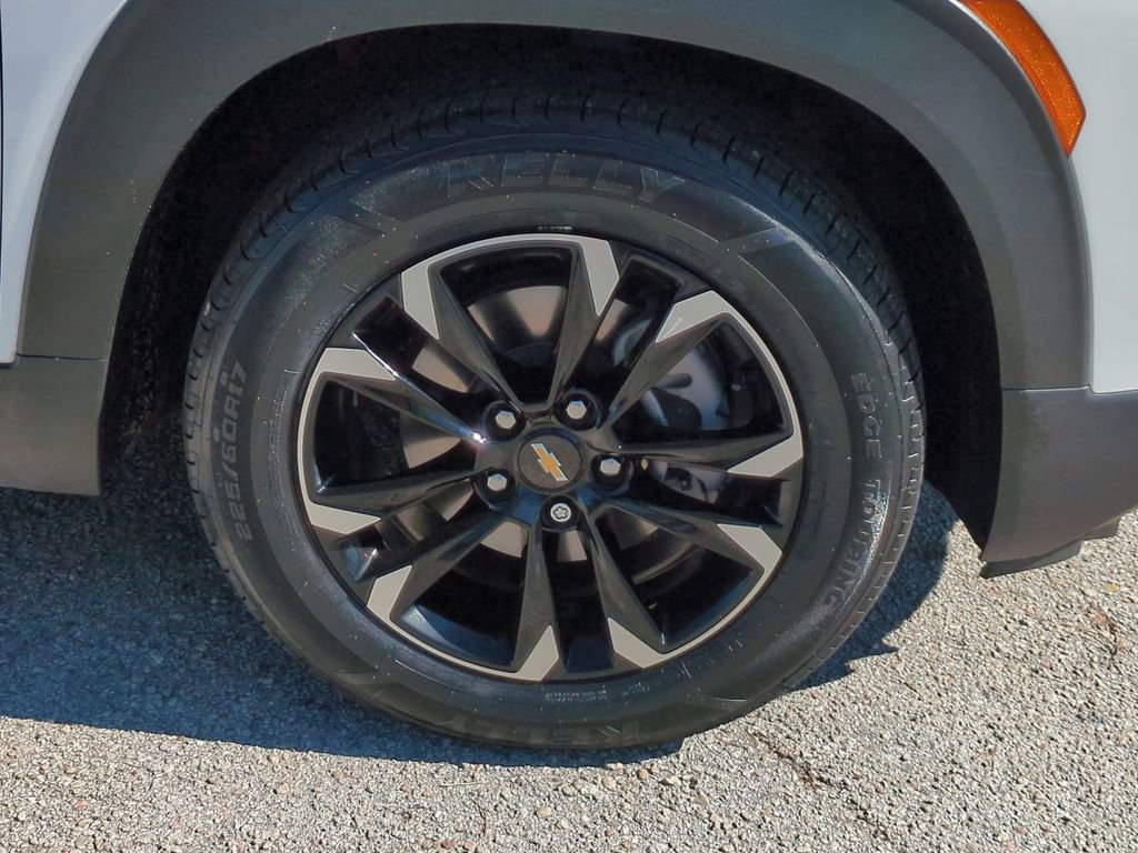 Used 2021 Chevrolet TrailBlazer LT w/ Convenience Package image 11