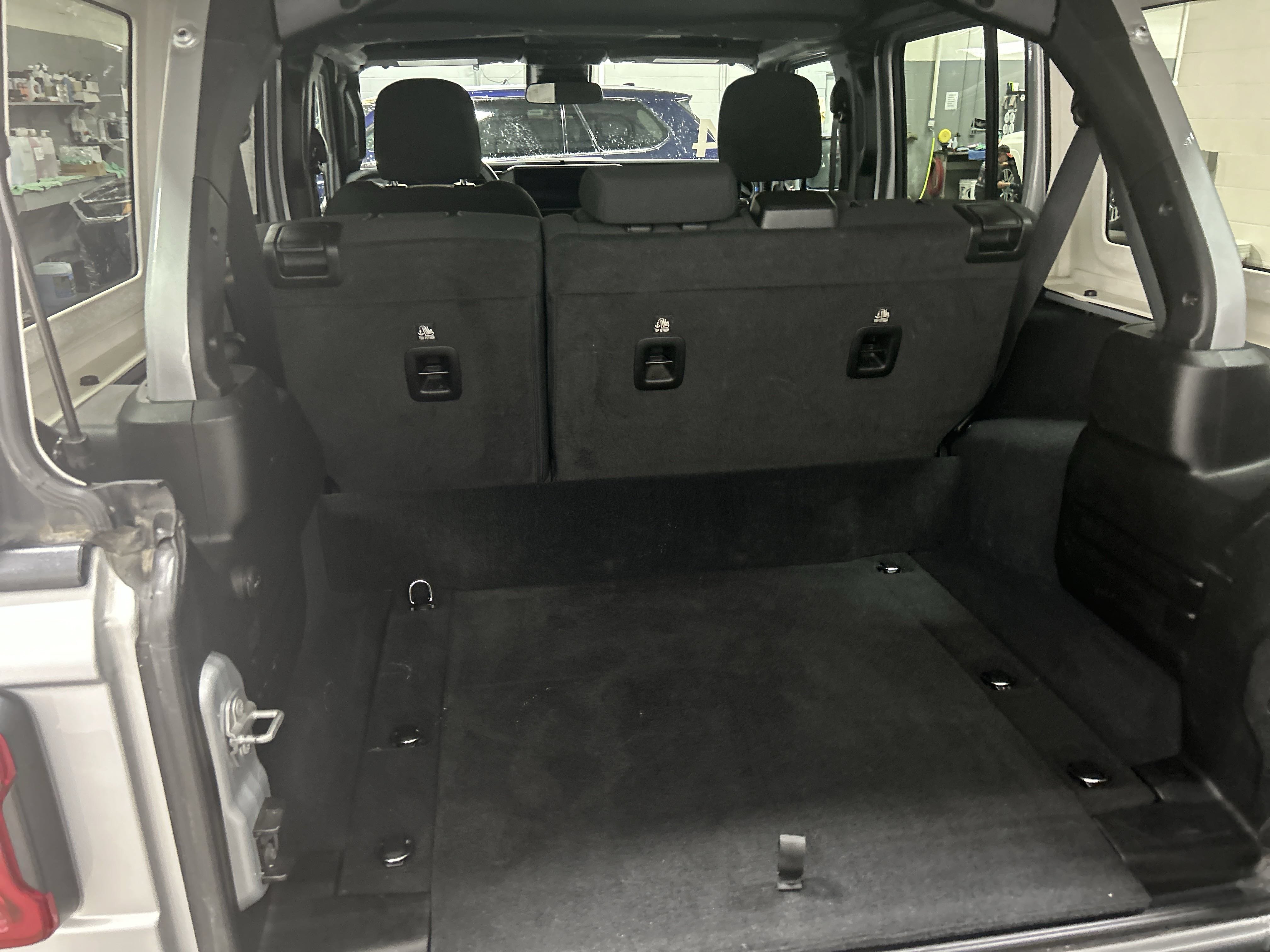 Used 2024 Jeep Wrangler Unlimited Rubicon 4xe AWD/4WD image 27