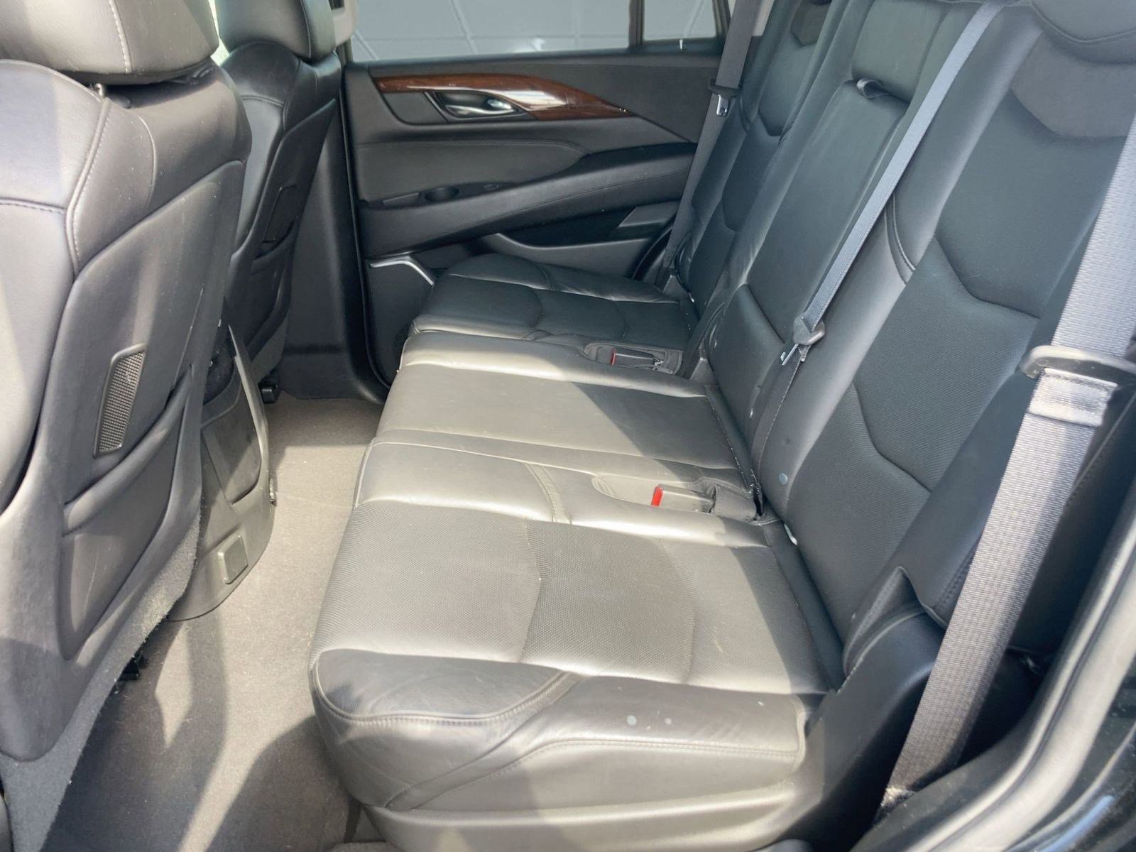 Used 2019 Cadillac Escalade Premium Luxury image 14