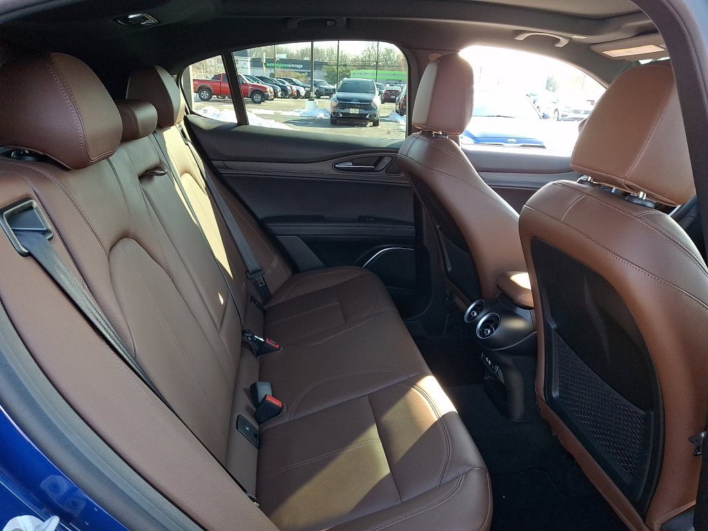 Used 2023 Alfa Romeo Stelvio Ti image 15