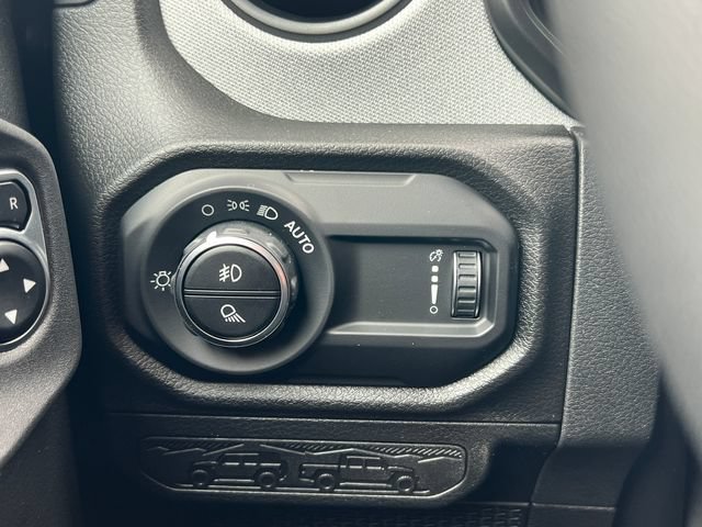 New 2026 Jeep Gladiator Sport AWD/4WD image 17
