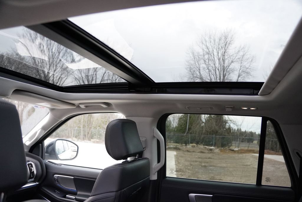 Certified 2025 Ford Expedition Max Platinum image 20