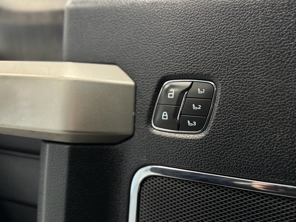 Used 2020 Ford F350 Lariat image 17