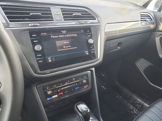 Used 2022 Volkswagen Tiguan SE w/ Panoramic Sunroof Package image 27