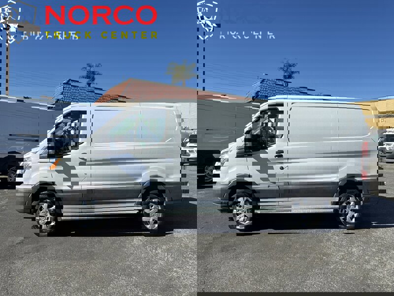 Used 2018 Ford Transit 250 250 T250 Low Roof Cargo w/ Exterior Upgrade Package image 7