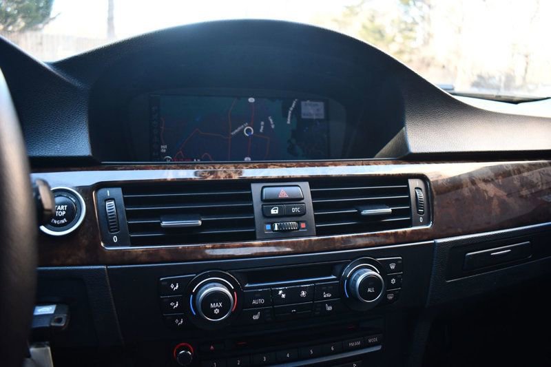 Used 2011 BMW 335i xDrive Sedan image 23