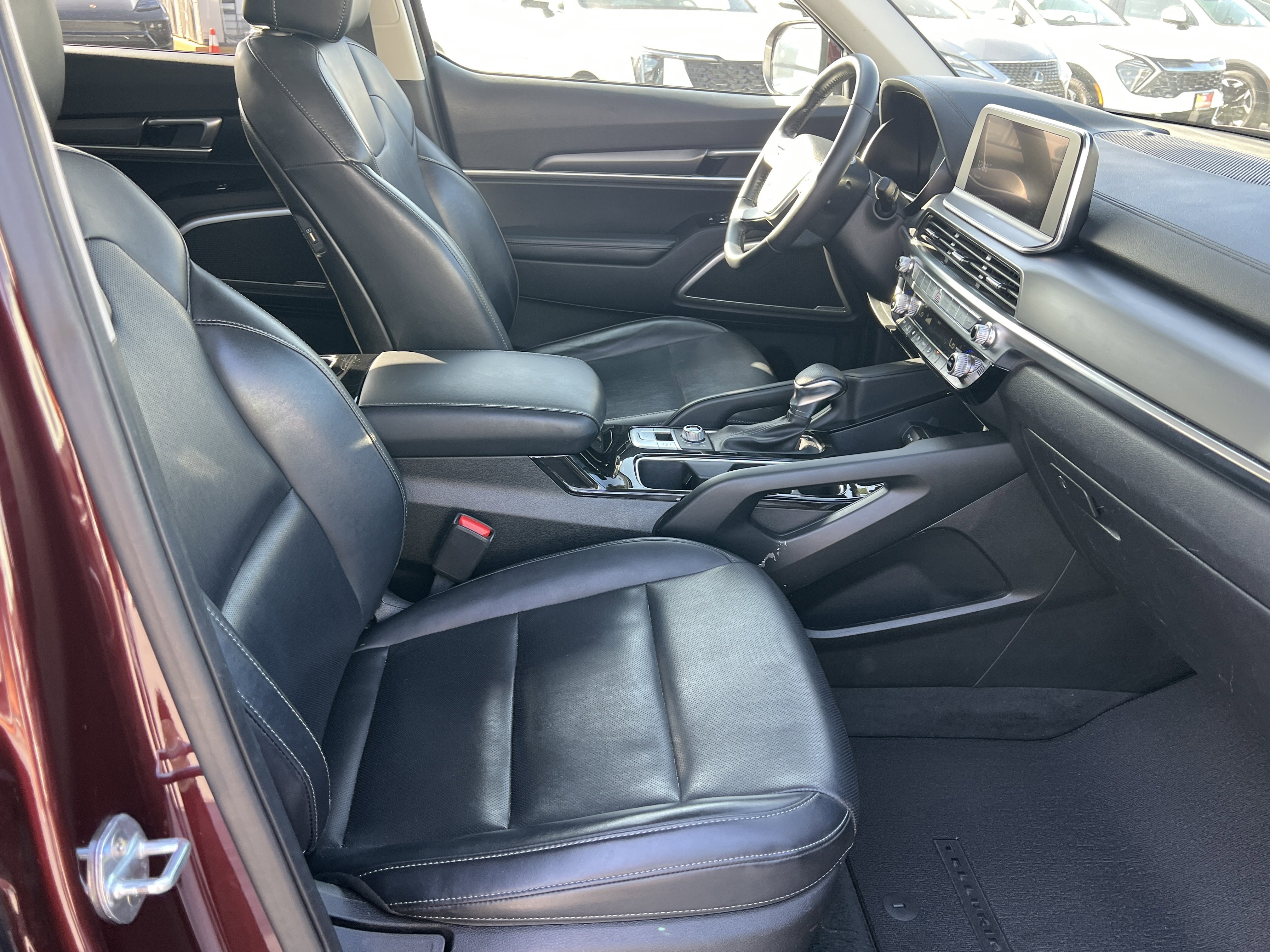 Certified 2022 Kia Telluride LX image 13