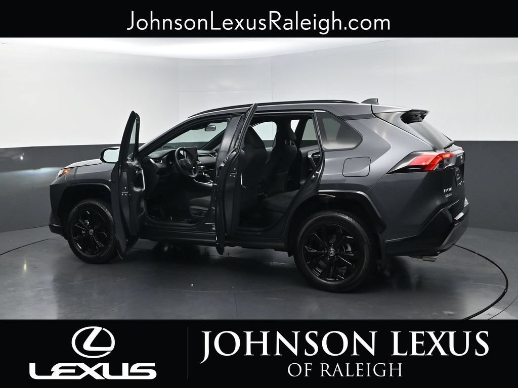 Used 2025 Toyota RAV4 SE AWD/4WD image 38
