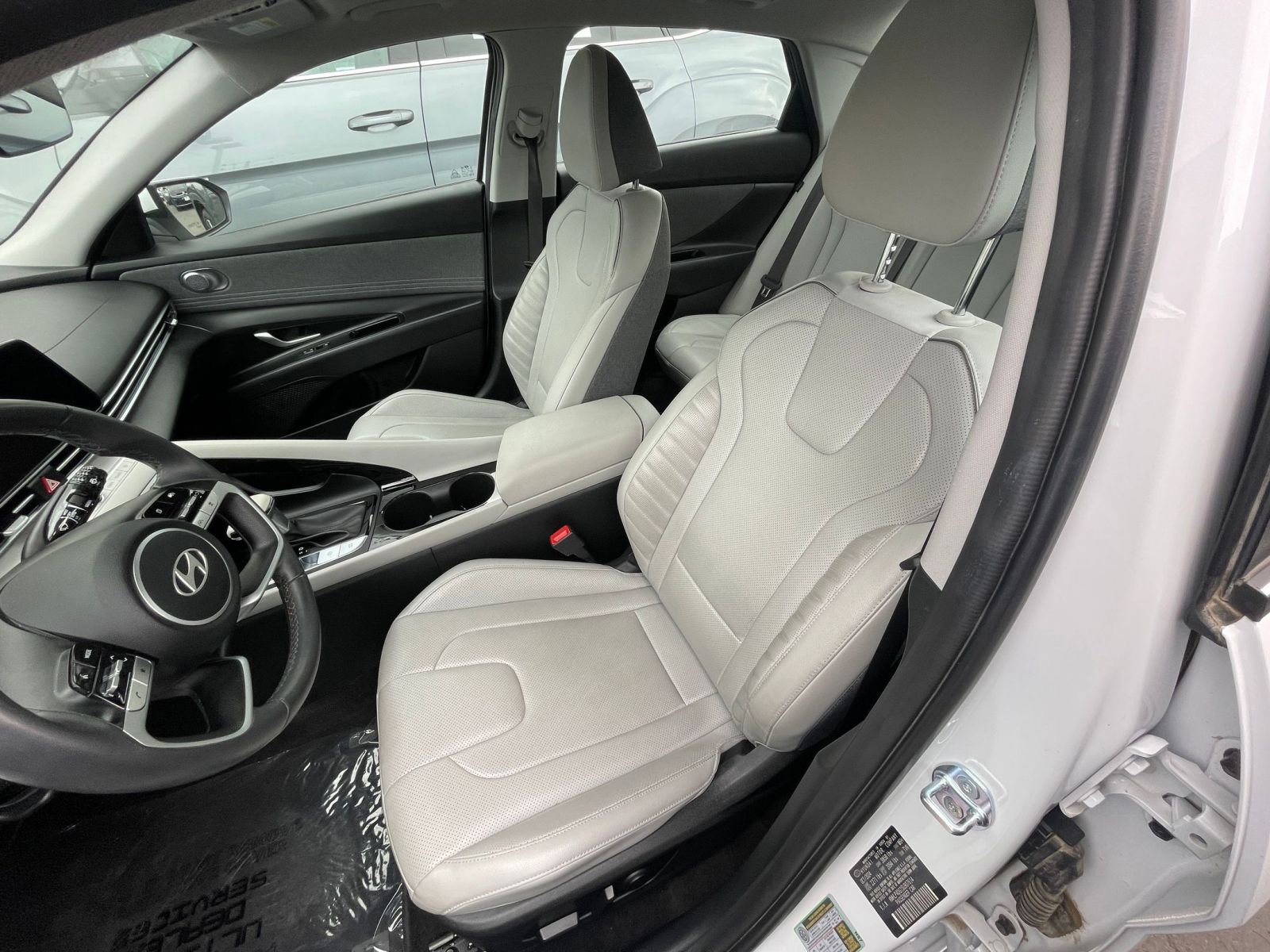 Used 2025 Hyundai Elantra Limited FWD image 39