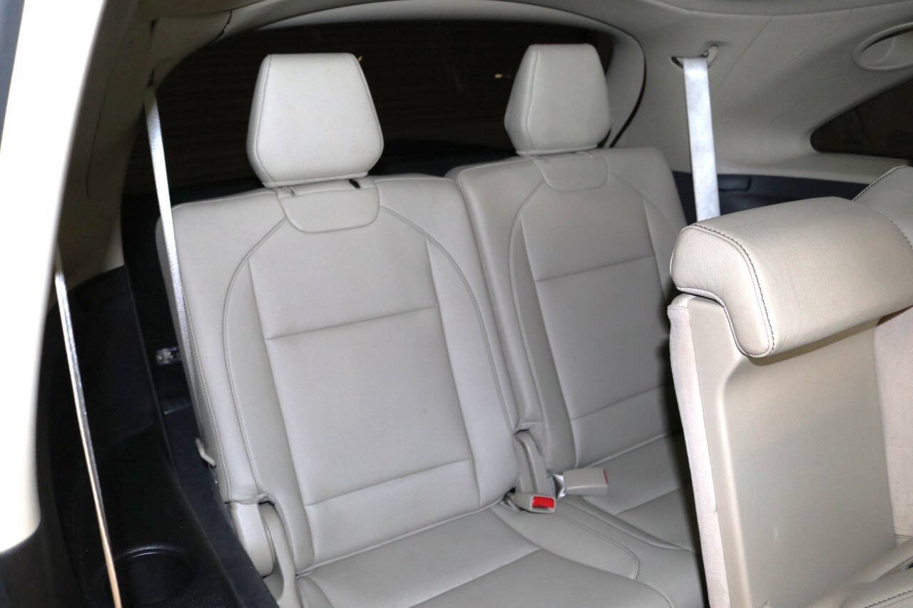 Used 2020 Acura MDX w/ Technology Package AWD/4WD image 21