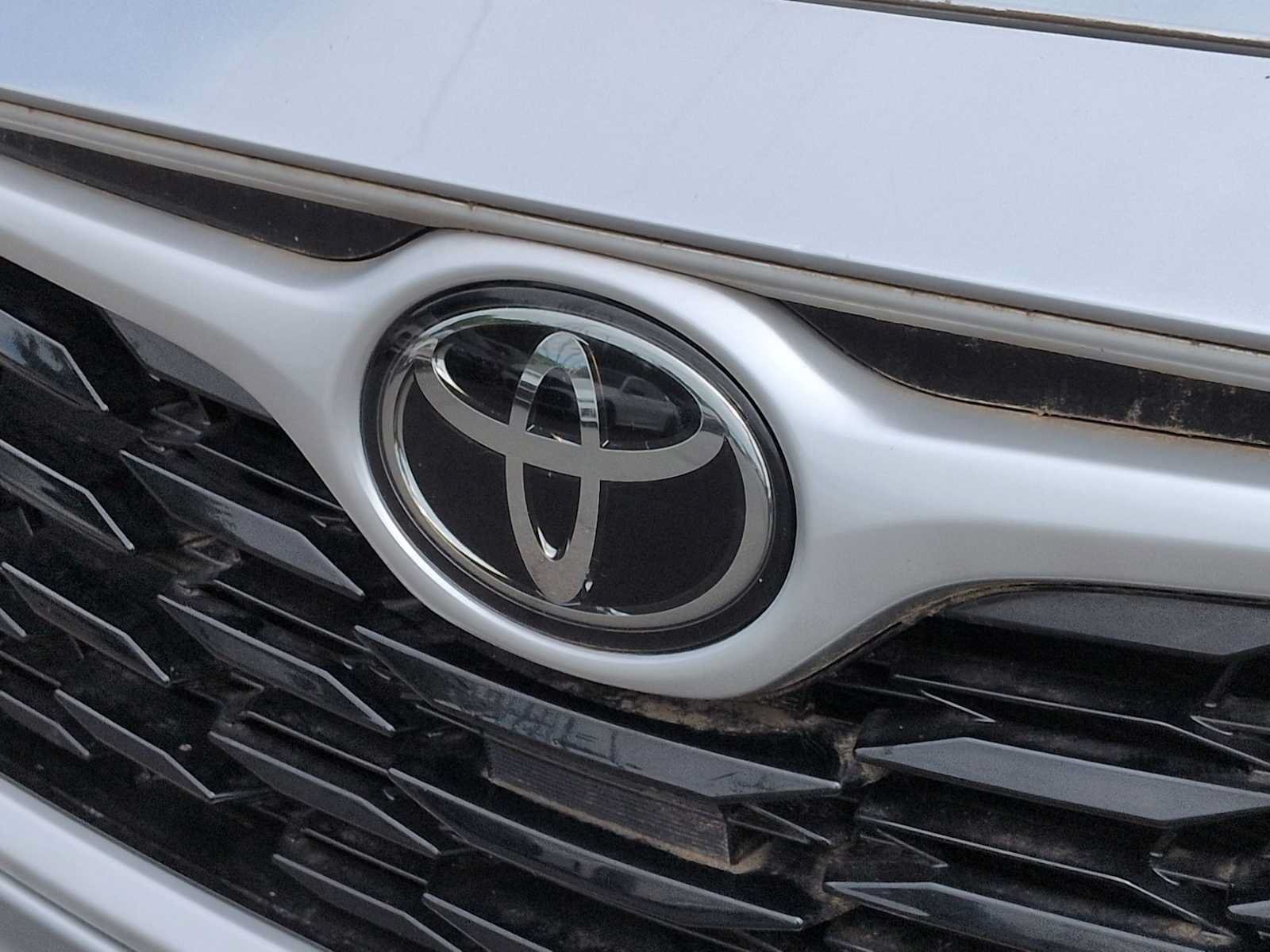Used 2021 Toyota Highlander XLE FWD image 12
