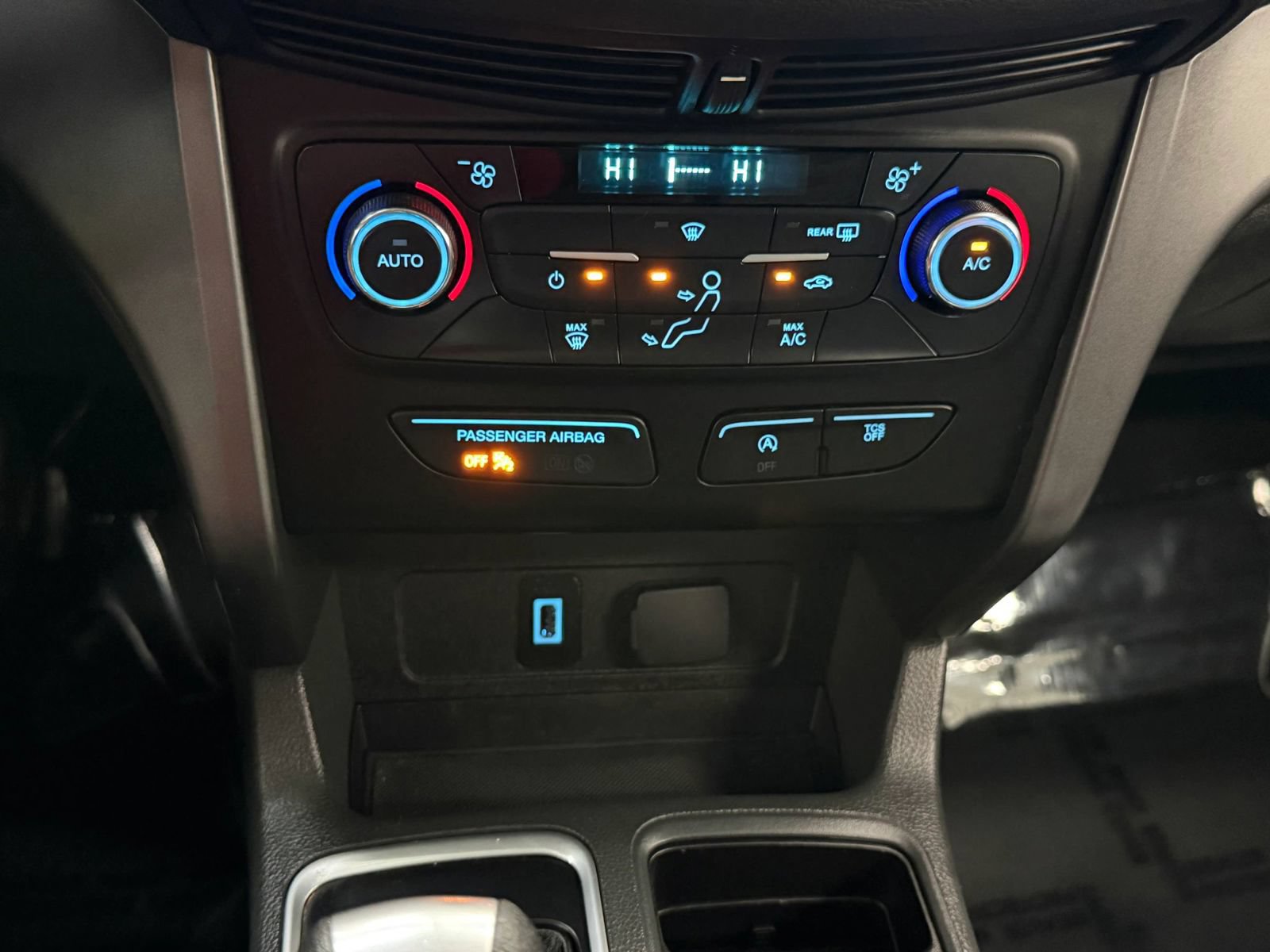 Used 2017 Ford Escape SE AWD/4WD image 34