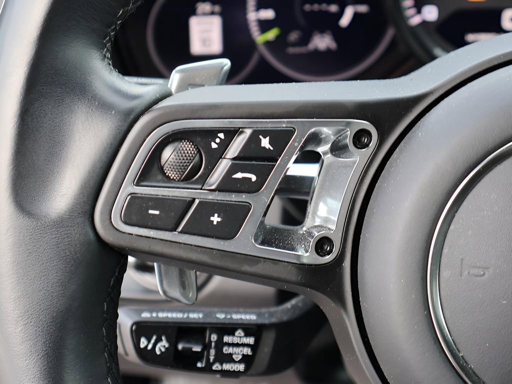 Certified 2023 Porsche Cayenne Turbo S AWD/4WD image 29