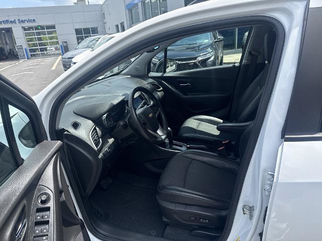 Certified 2020 Chevrolet Trax LT w/ Redline Edition AWD/4WD image 10