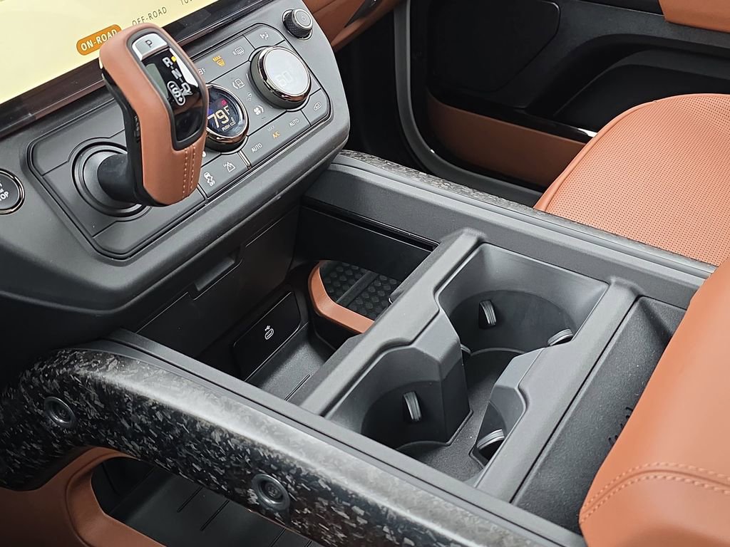 New 2026 Land Rover Defender 110 OCTA image 16