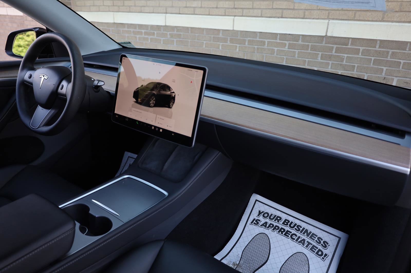 Used 2023 Tesla Model Y Long Range AWD/4WD image 29