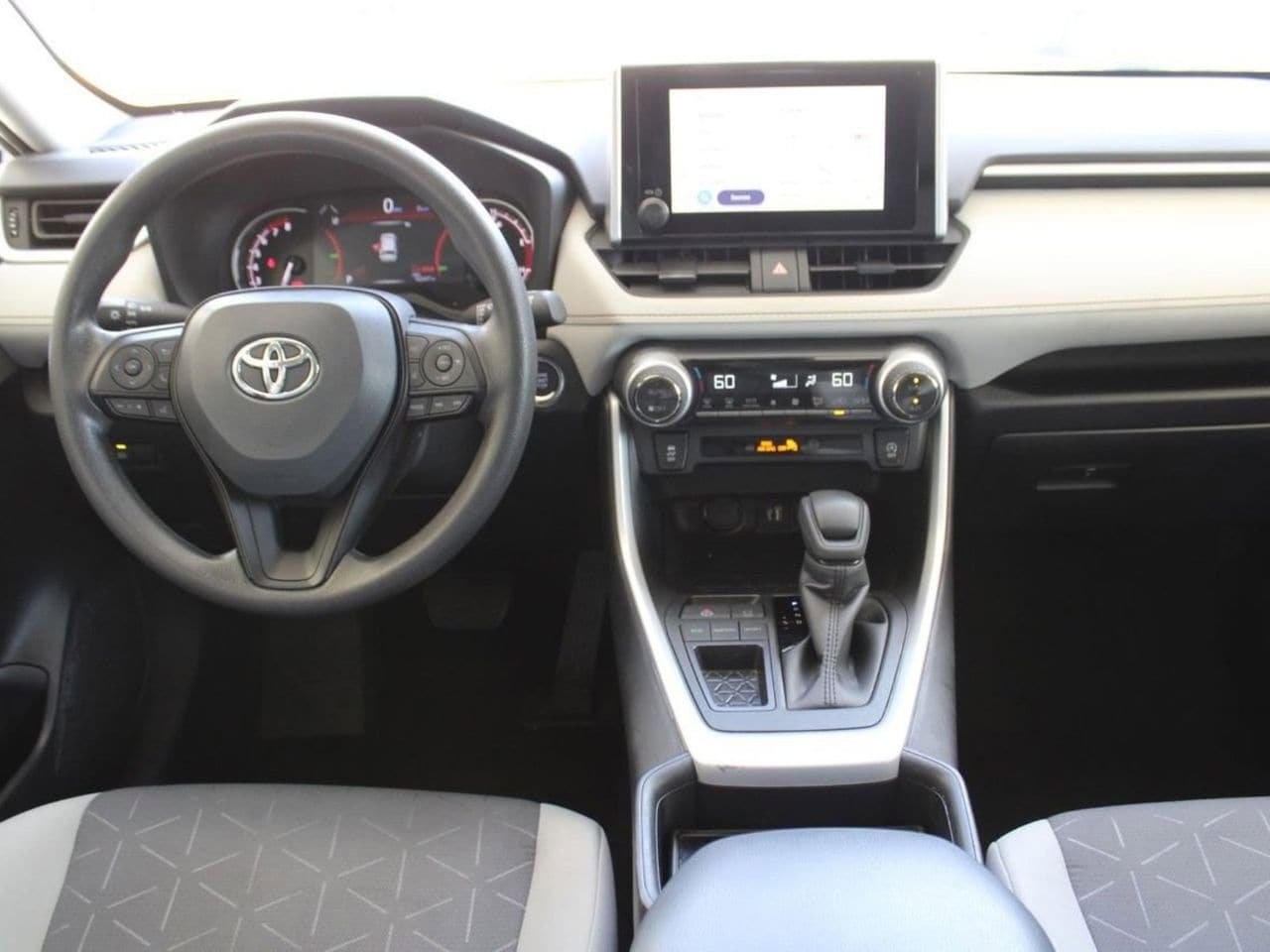 Used 2025 Toyota RAV4 XLE FWD image 15