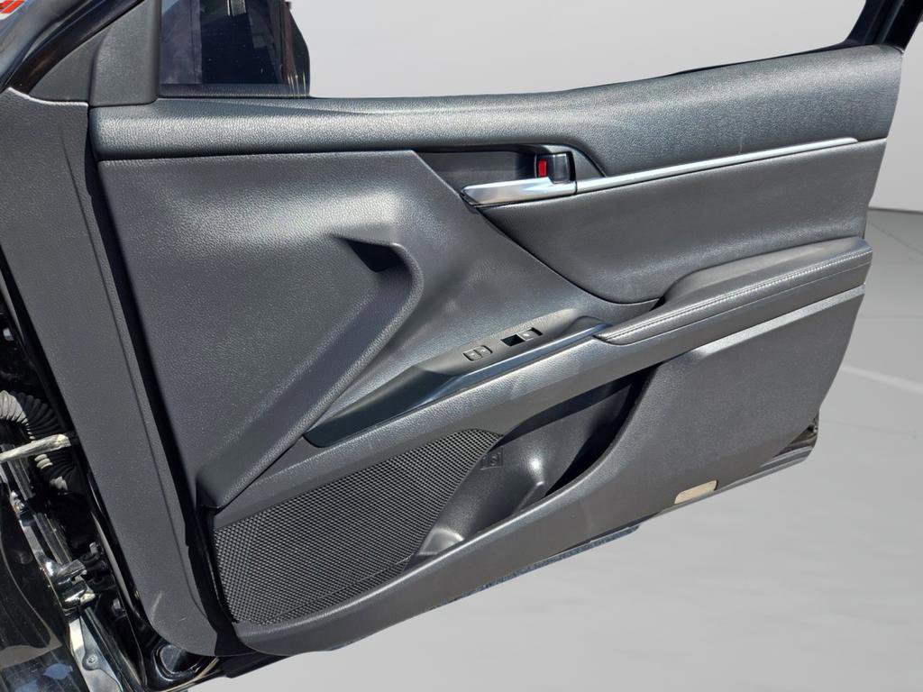 Used 2019 Toyota Camry XSE image 30