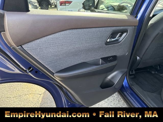 Used 2022 Nissan Rogue SV image 14