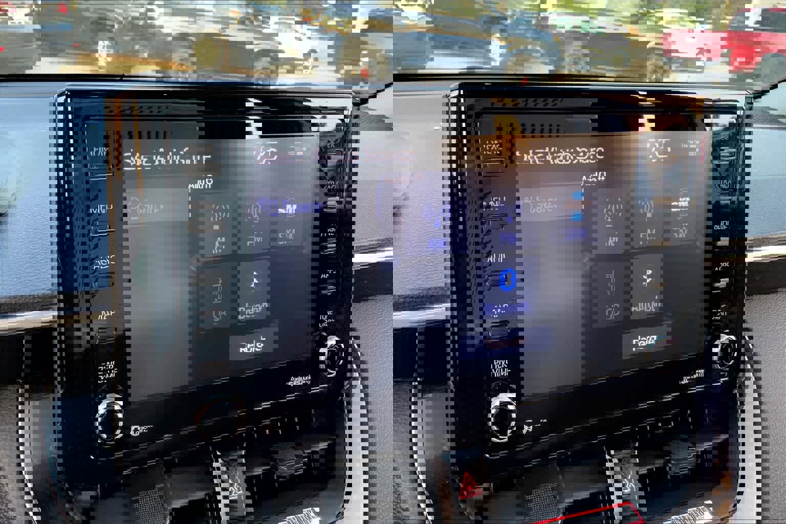 Used 2022 Toyota Corolla Cross LE image 30