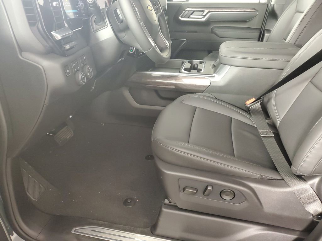 New 2026 Chevrolet Silverado 2500 LTZ w/ LTZ Premium Package image 11