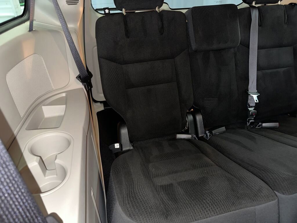 Used 2019 Dodge Grand Caravan SE image 22