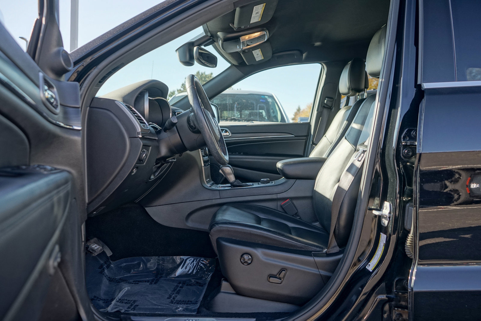 Used 2019 Jeep Grand Cherokee Limited image 13