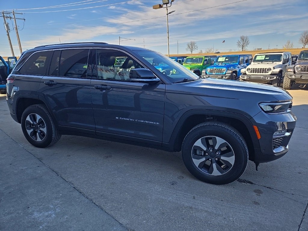 Used 2022 Jeep Grand Cherokee Limited 4xe w/ Luxury Tech Group II image 12