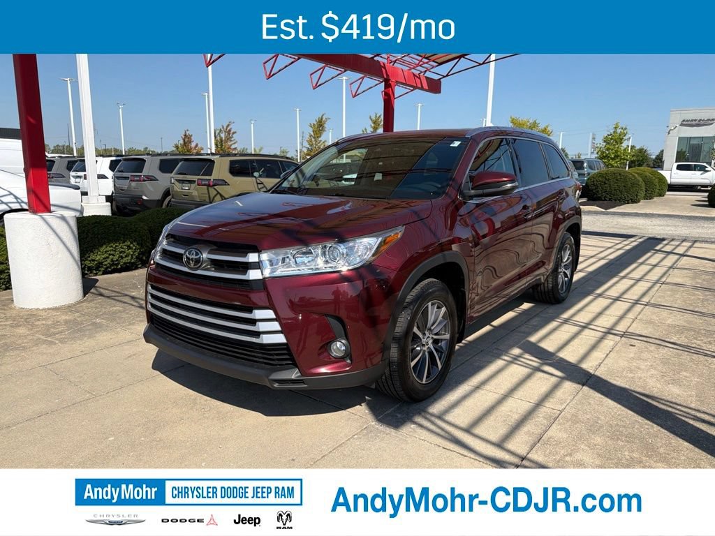 Used 2017 Toyota Highlander XLE AWD/4WD image 3