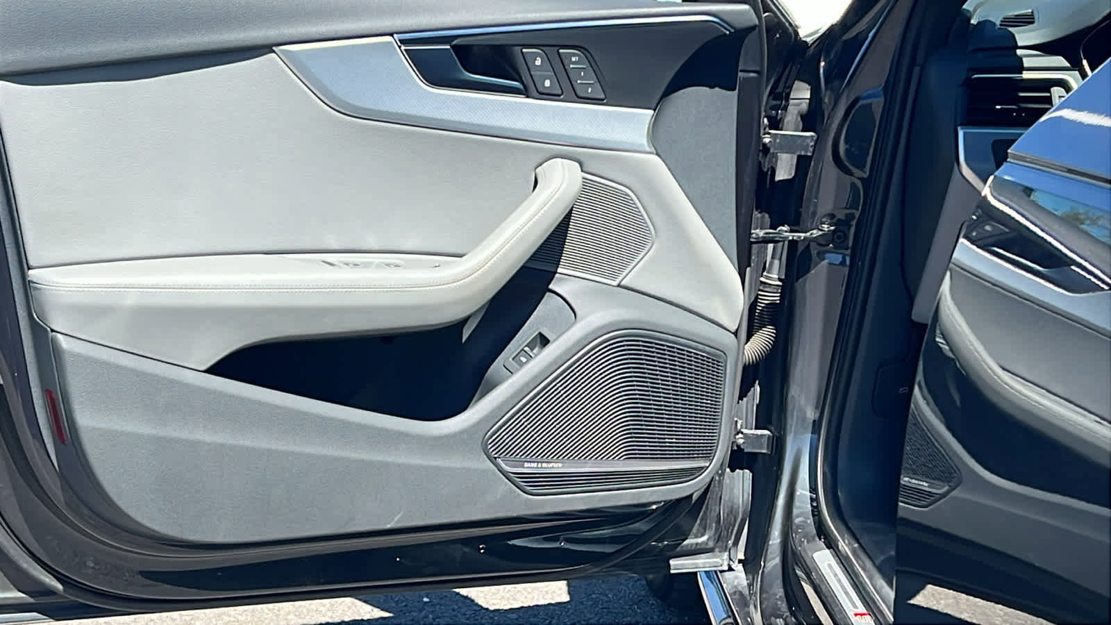 Used 2019 Audi A4 2.0T Premium Plus w/ Premium Plus Package image 23