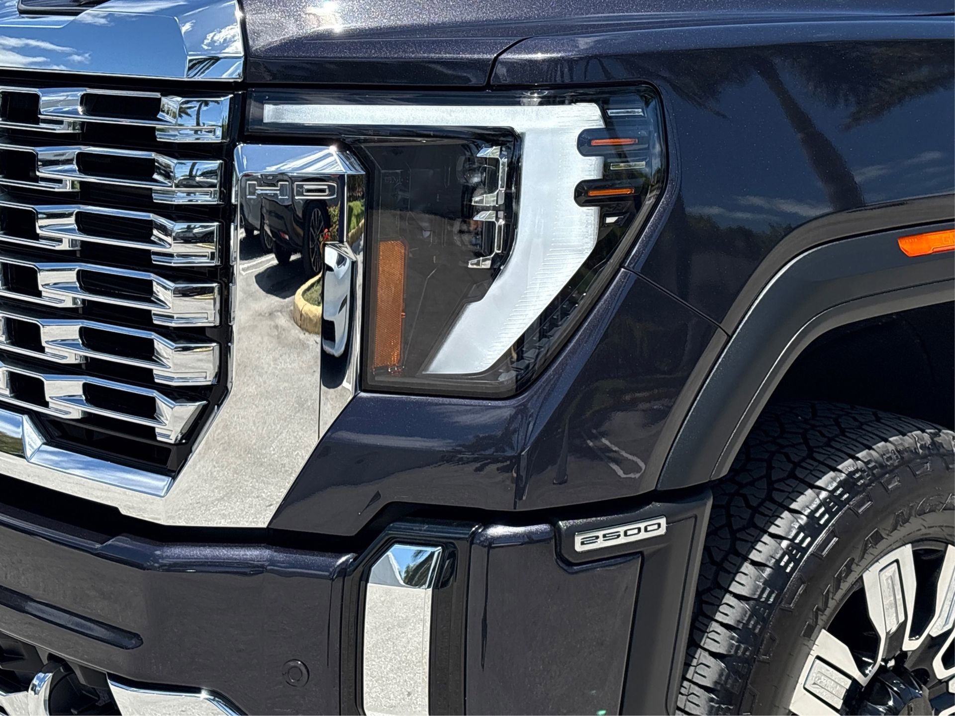 Used 2024 GMC Sierra 2500 Denali w/ Denali Reserve Package image 13