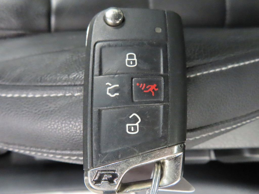 Used 2016 Volkswagen Golf R 4-Door image 51