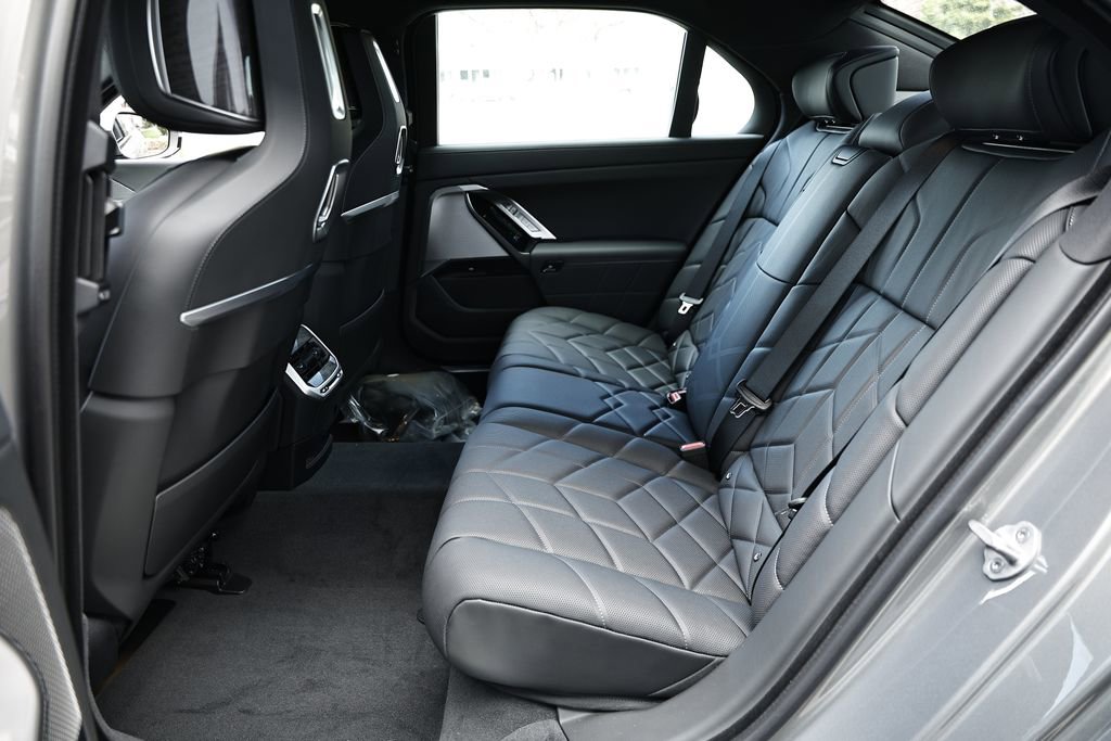 New 2026 BMW i7 eDrive50 w/ M Sport Package image 29