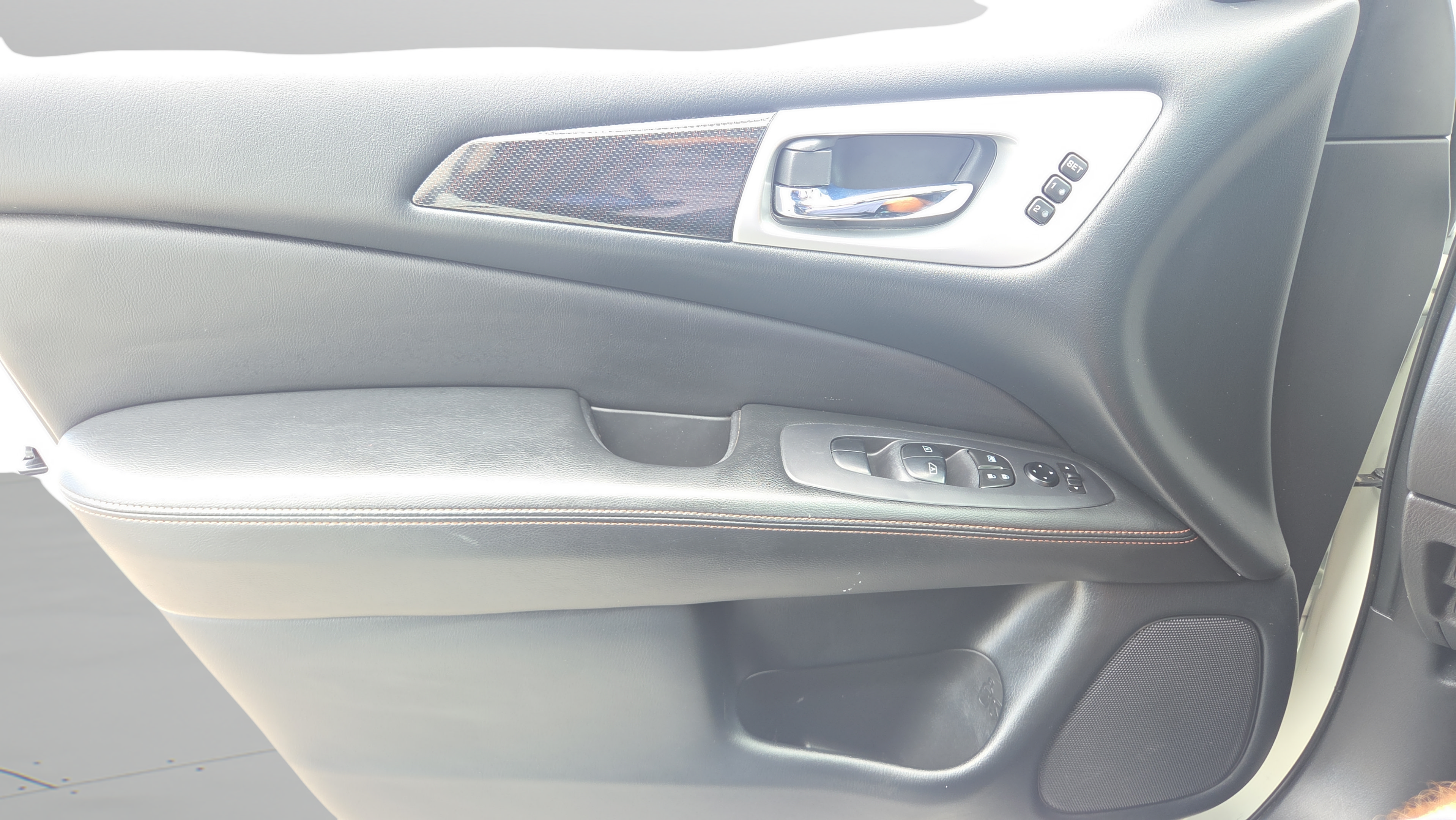 Used 2020 Nissan Pathfinder SL AWD/4WD image 38
