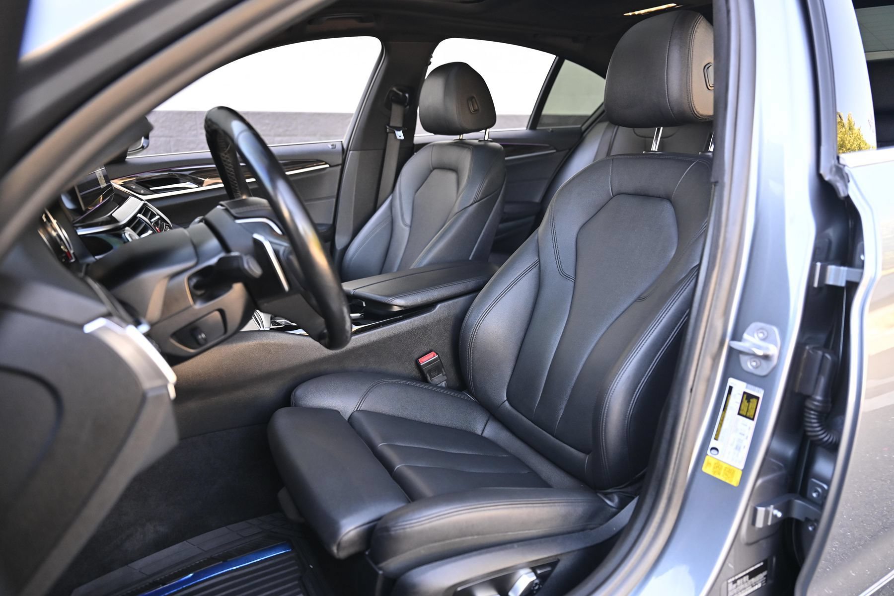 Used 2018 BMW 530i RWD image 12