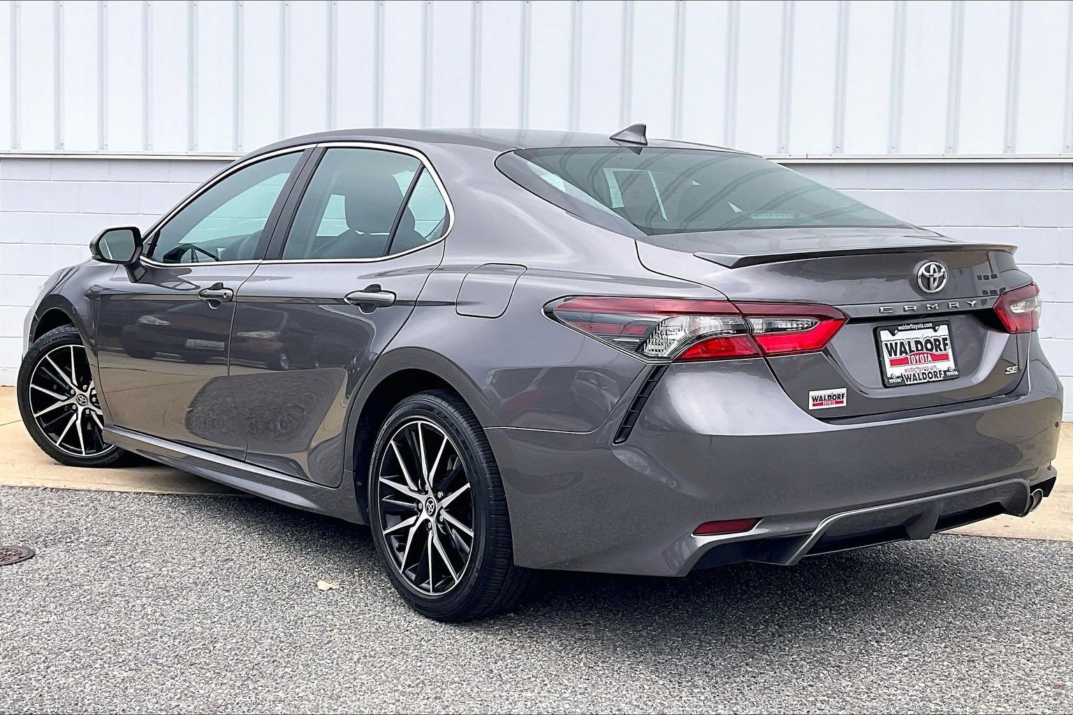 Used 2022 Toyota Camry SE FWD image 15