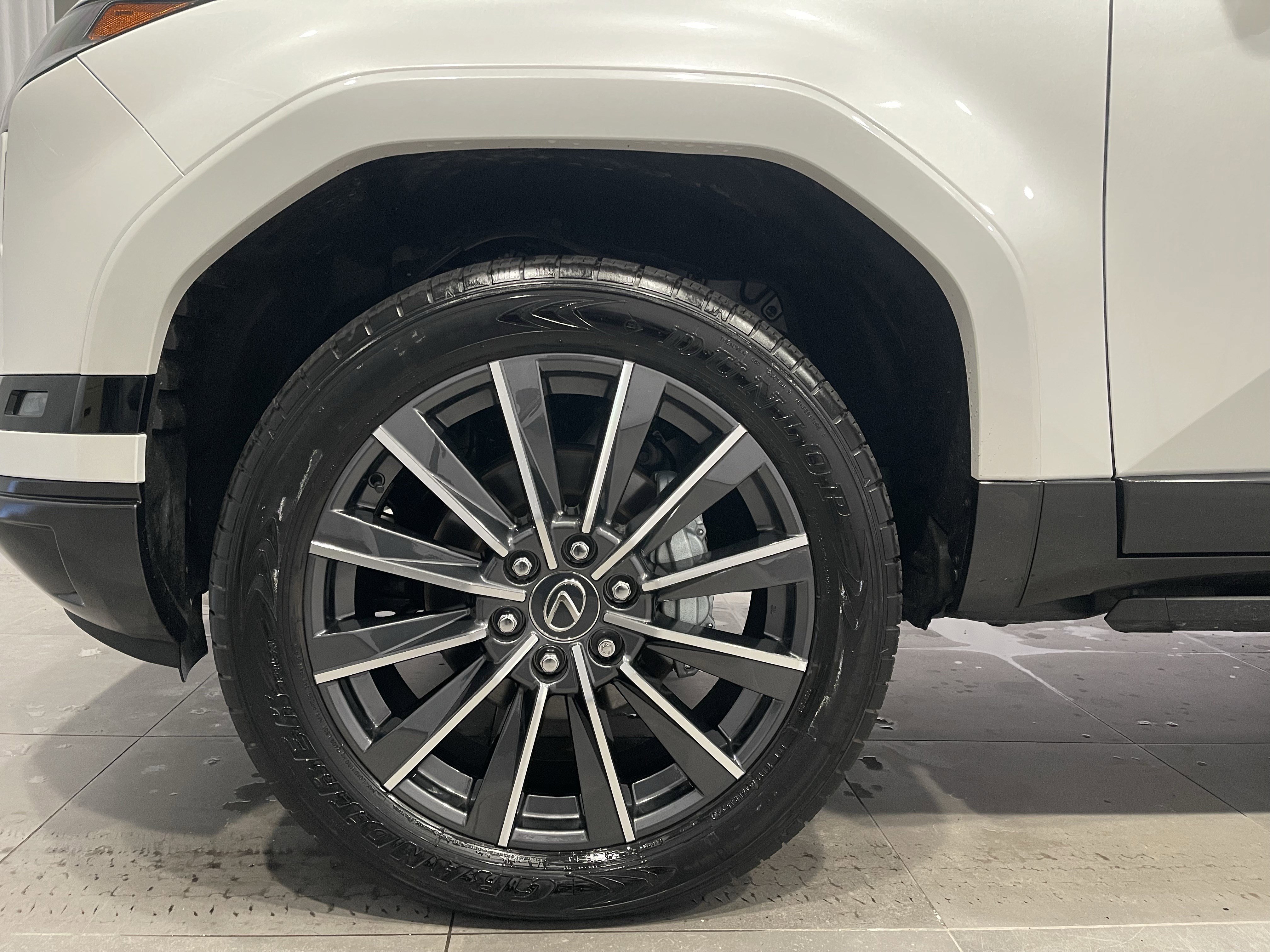 Used 2024 Lexus GX 550 w/ Accessory Package (Z1) image 8