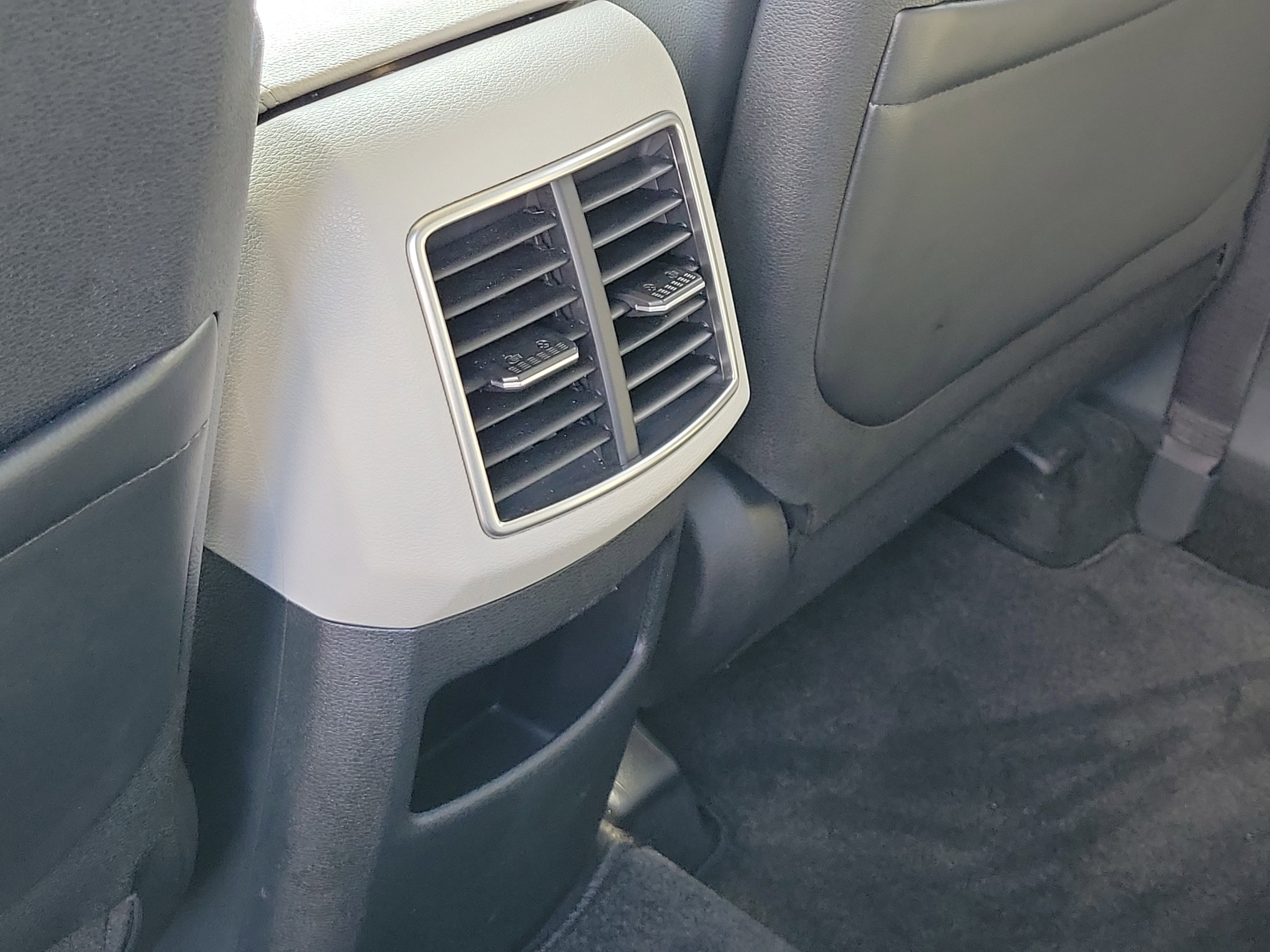 Used 2023 Kia Sportage EX image 15