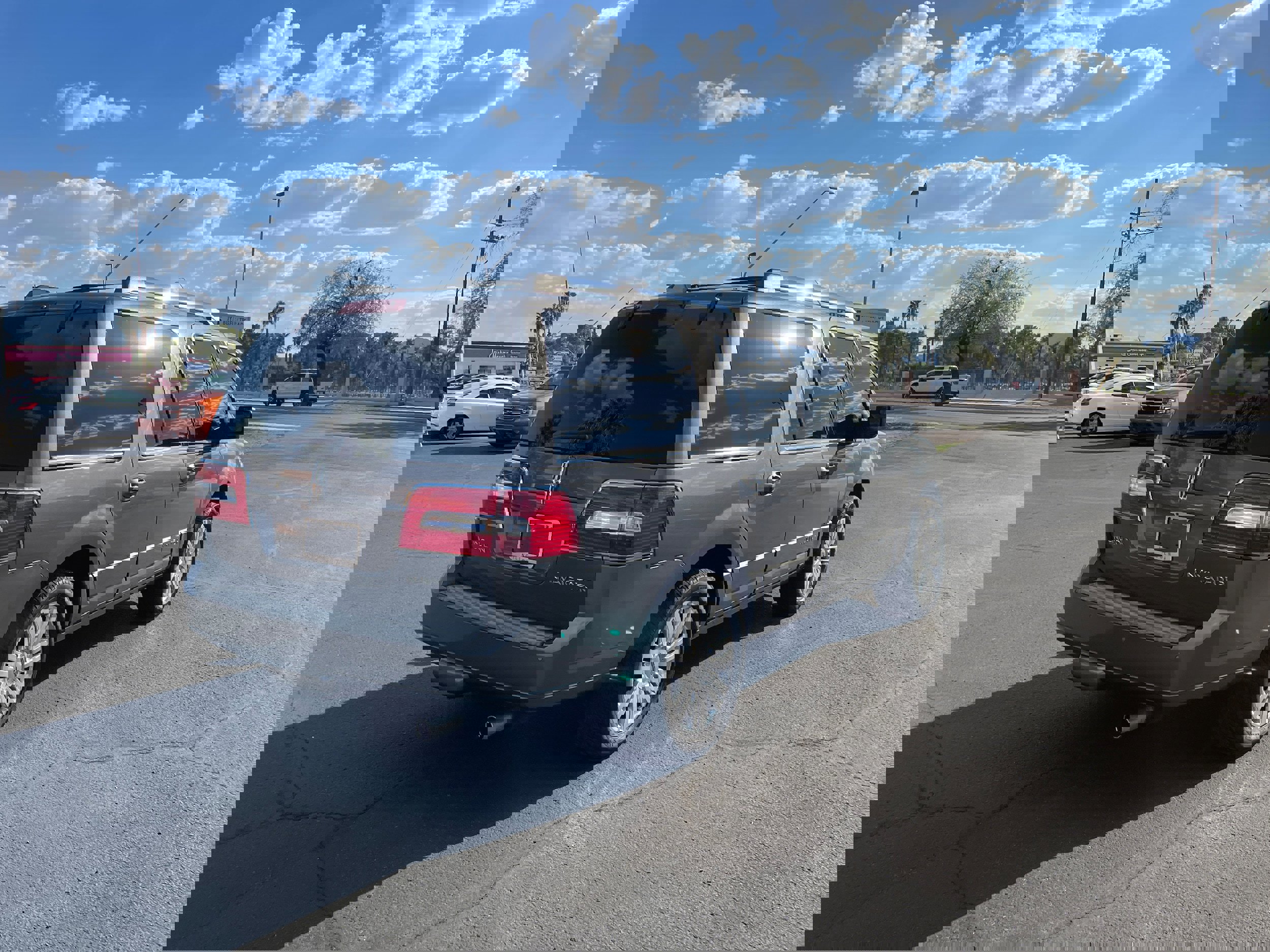 Used 2014 Lincoln Navigator 2WD image 5