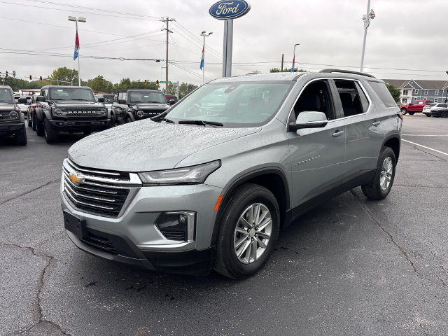 Used 2023 Chevrolet Traverse LT FWD image 3