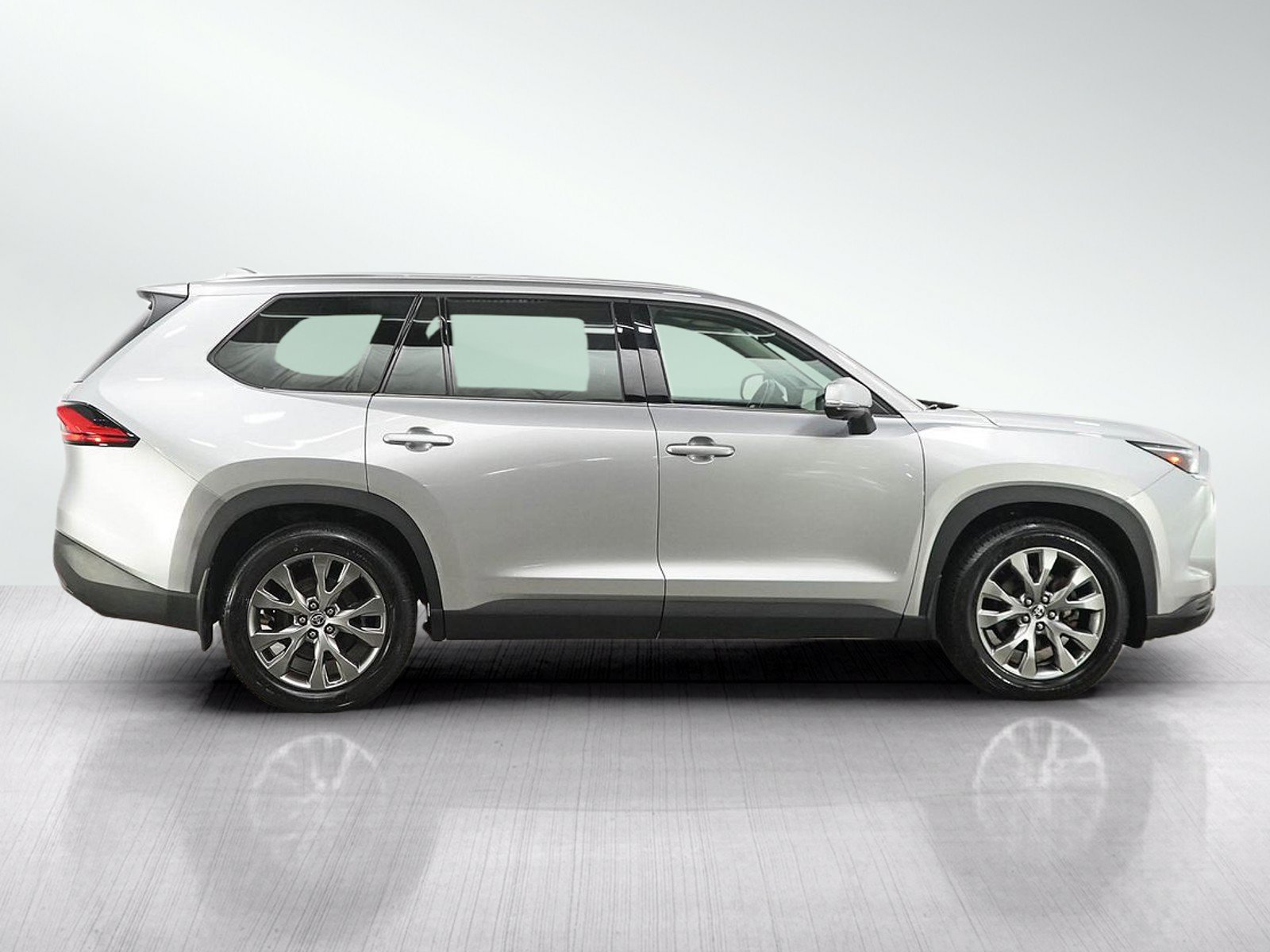 Used 2024 Toyota Grand Highlander AWD Hybrid image 6