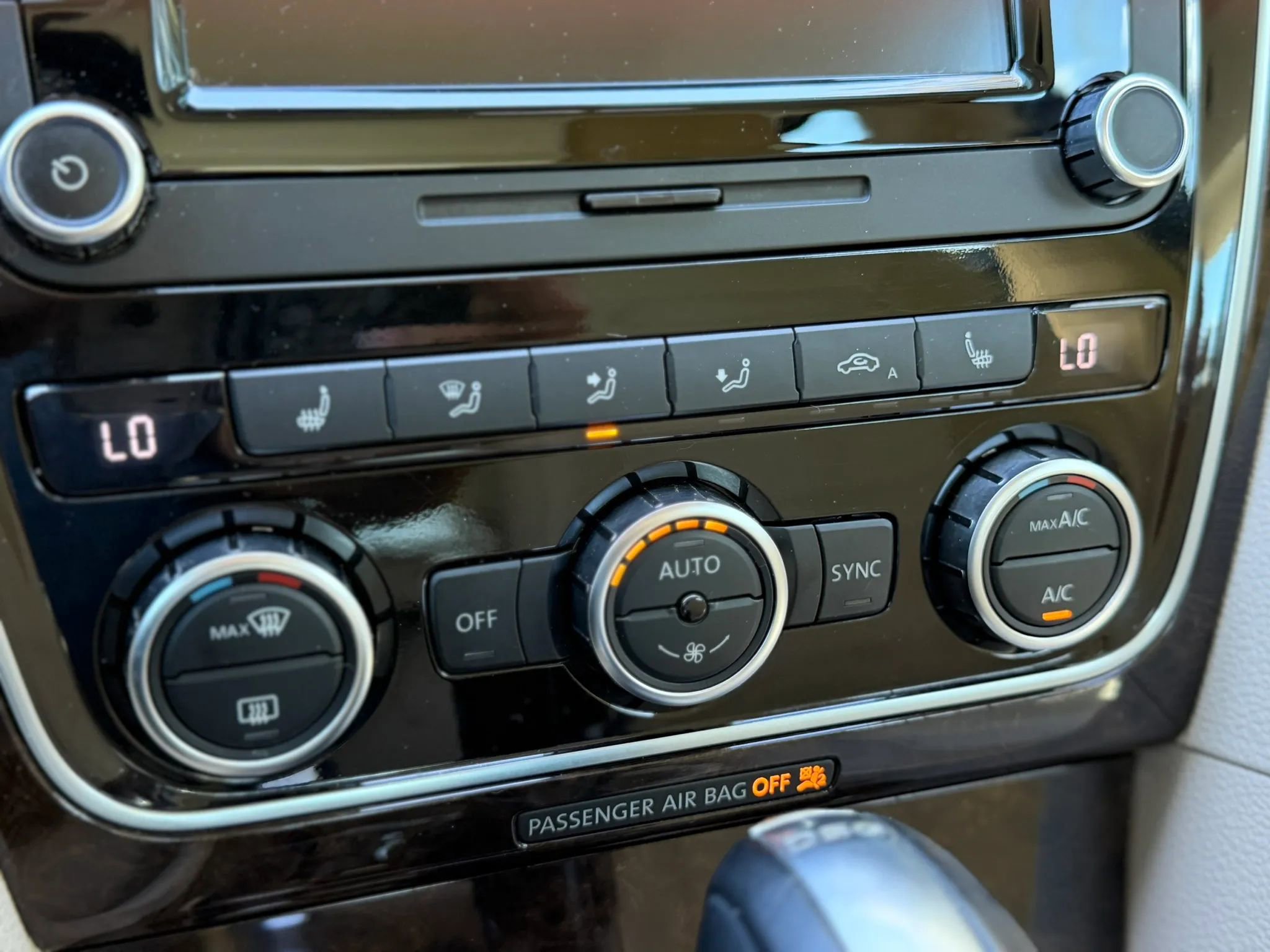 Used 2014 Volkswagen Passat TDI SEL Premium FWD image 30