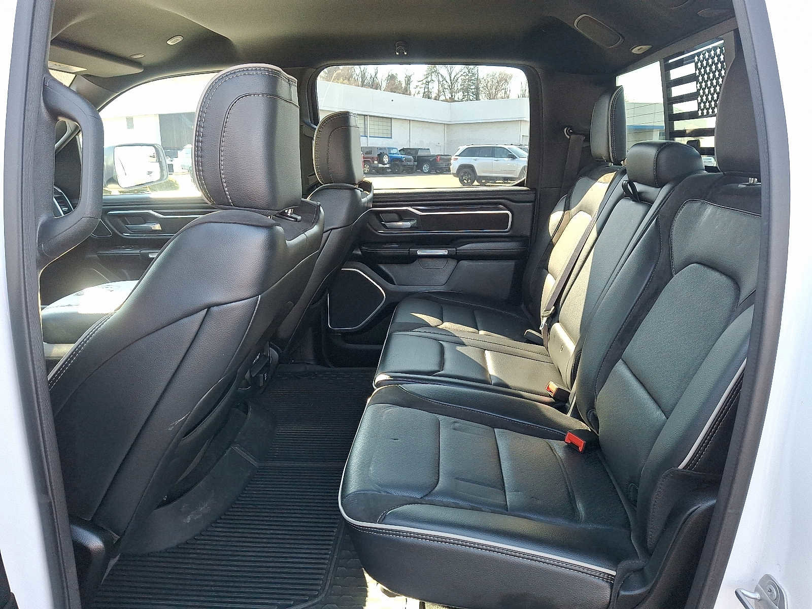 Used 2023 RAM 1500 Laramie AWD/4WD image 10