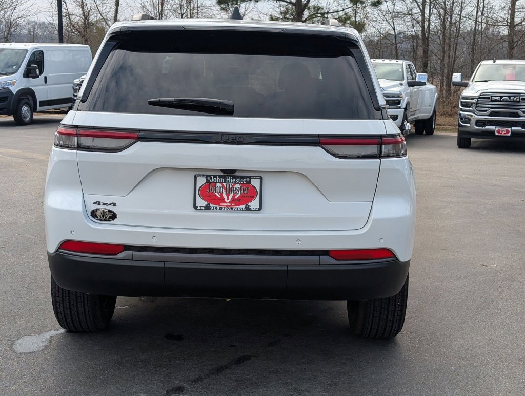 New 2026 Jeep Grand Cherokee Altitude AWD/4WD image 6