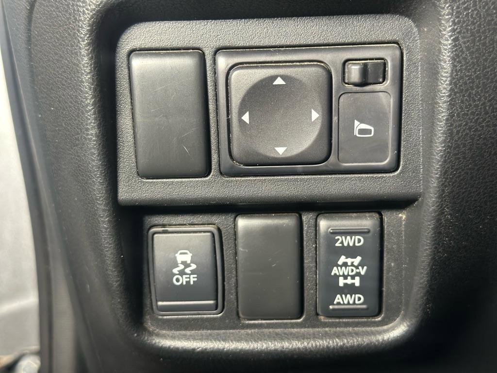 Used 2013 Nissan Juke SL image 31