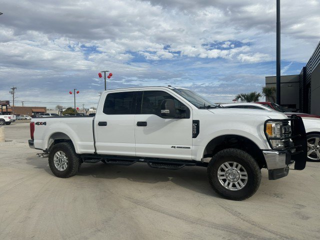Used 2017 Ford F250 XLT w/ Camper Package image 3